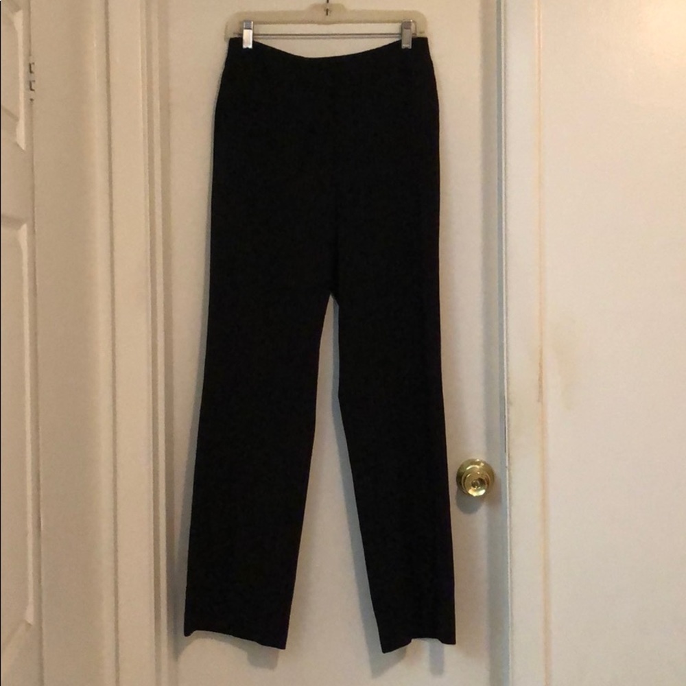 Jones Wear Stretch pin stripe slacks in size 6.